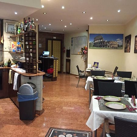 กาลิโกลา รีสอร์ต โรม Bed & Breakfast ภายนอก รูปภาพ